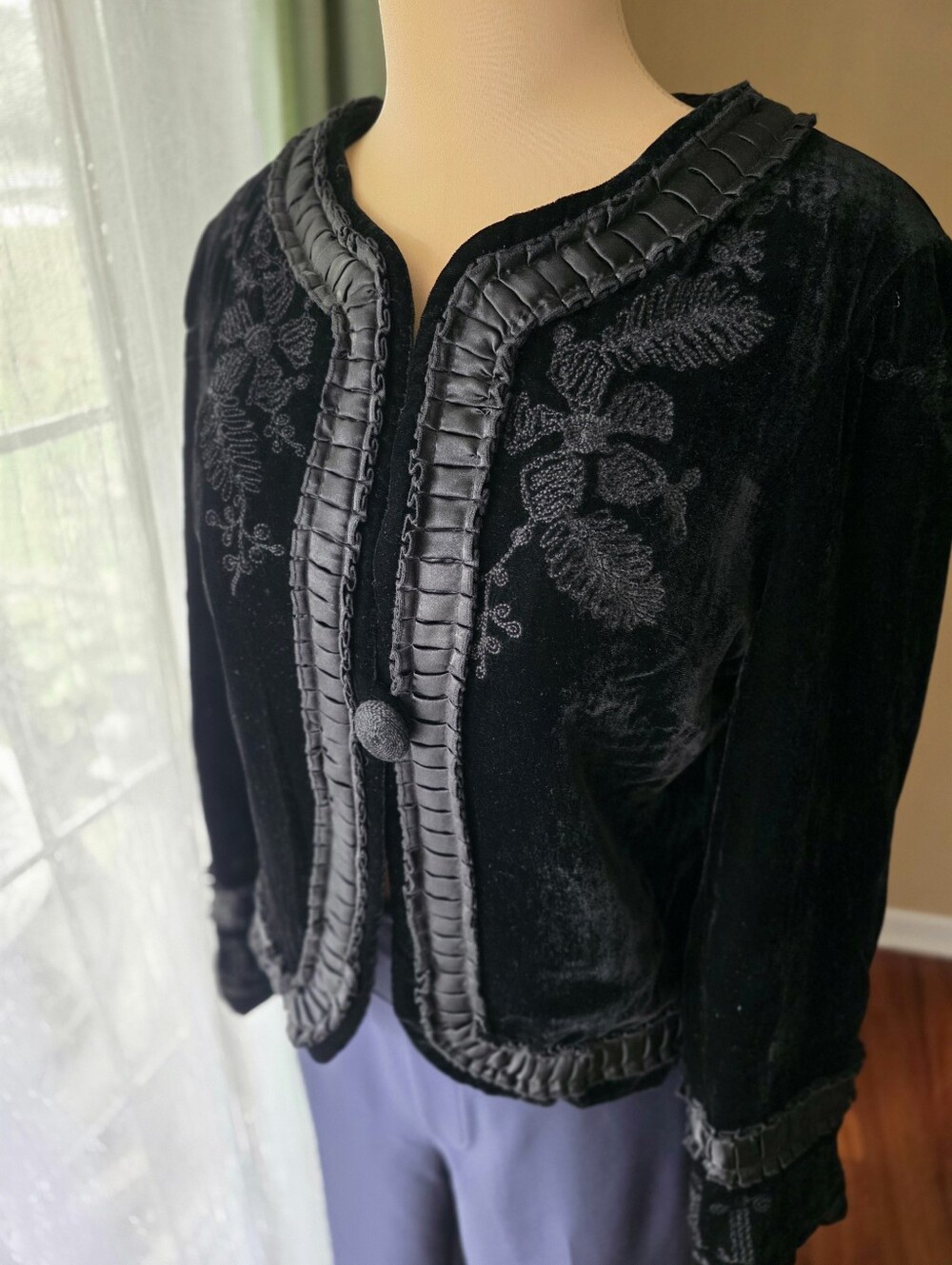 Vintage Black Velvet Embroidered Blazer Pleated Trim Gothic Evening Jacket Sz 8